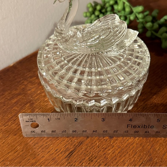 Covered Swan Bird Dish Powder Clear Trinket Box - Picture 4 of 14